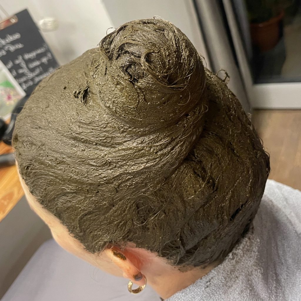 Plant hair colour while developing